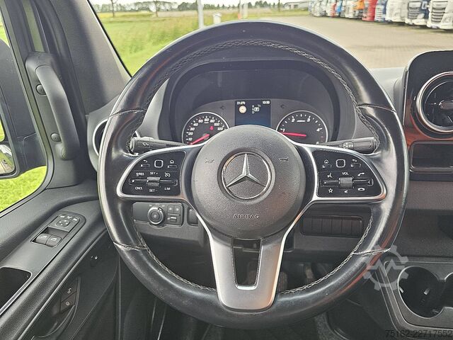 High-roof van MERCEDES-BENZ SPRINTER 319 L2H2 MBUX10  LED!!