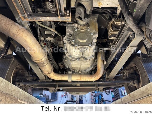 High top van MERCEDES-BENZ Vario 818D Diffsperre/Klima/Standh/Luftfed Euro4