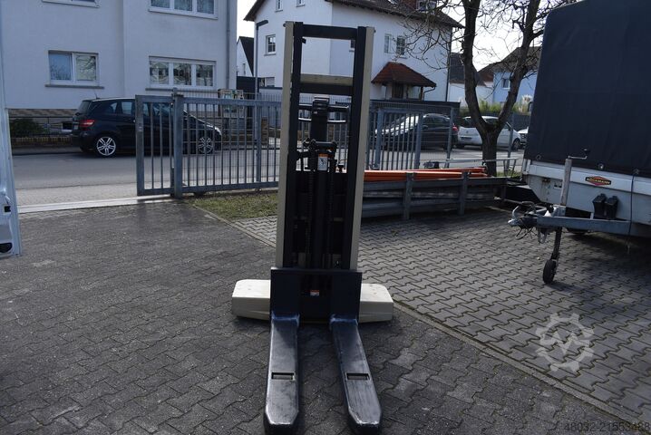 Hochhubwagen Crown 1 EMT