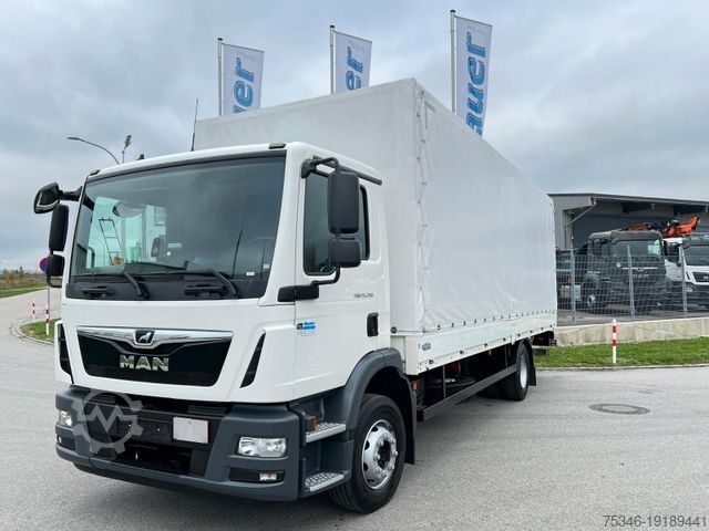 Flatbed truck MAN TGM 15.290 /BL/Pritsche 7,25m/LBW/AHK/Nur 26 tkm