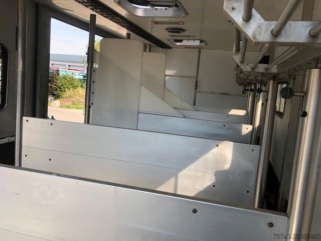 Viehtransporter LKW MERCEDES-BENZ Actros 2635   6 Pferde  Roelofsen,