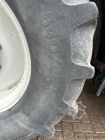 Traktor New Holland TSA 125