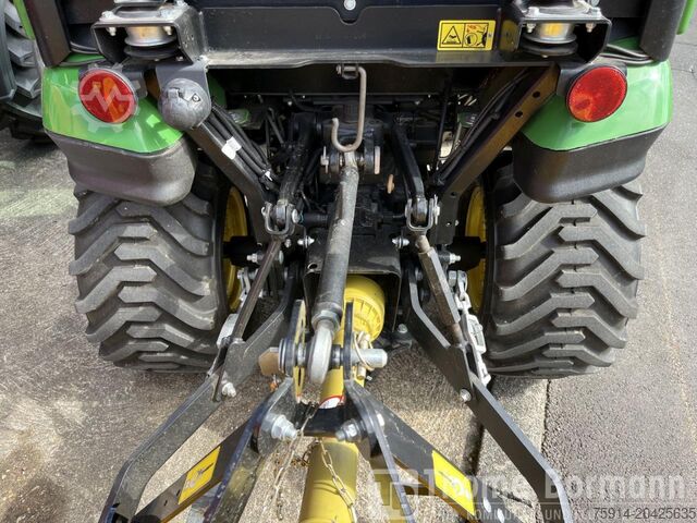 Traktor John Deere 1026R