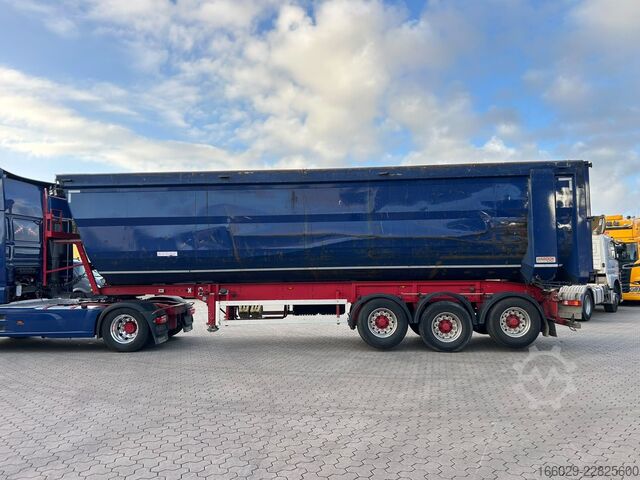 Tipper semitrailer KEMPF SKM 35/3 Stahlkippmulde 2 Liftachsen