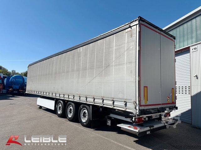 Auflieger mit Pritsche & Plane SCHMITZ CARGOBULL SCS Tautliner mit LBW / Ladebordwand Bär 2t