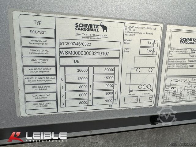 Auflieger mit Pritsche & Plane SCHMITZ CARGOBULL SCS Tautliner mit LBW / Ladebordwand Bär 2t