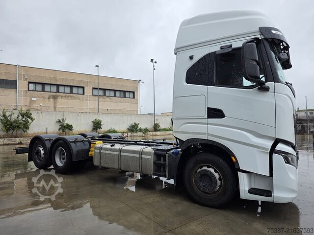 Truck chassis iveco 260S51
