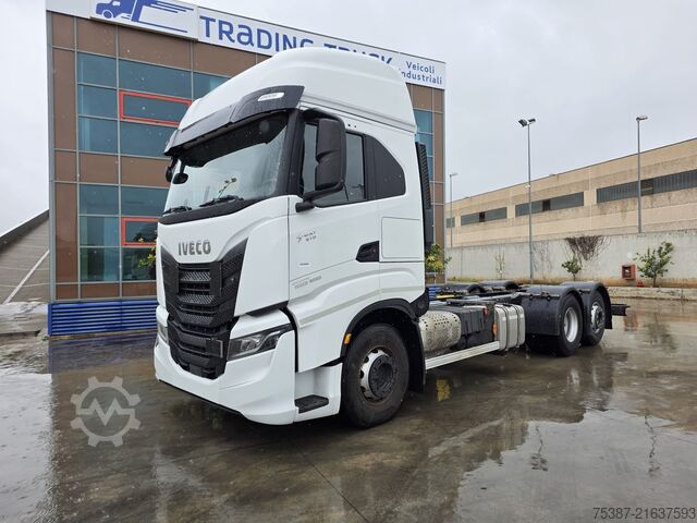 Truck chassis iveco 260S51