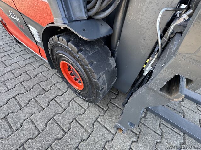 Electric - 4 wheels Linde E25 + Ladegerät NEU 80100--EK