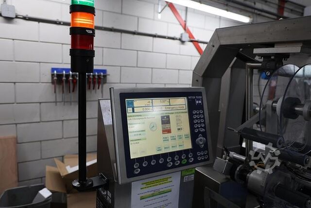 Labelling equipment Mettler Toledo Weigh price labelling line