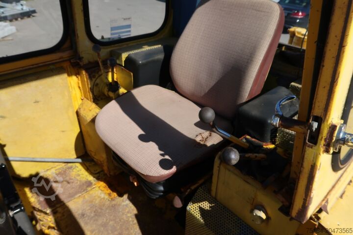 Planierraupe Hanomag K 12 DE / MF 600 C