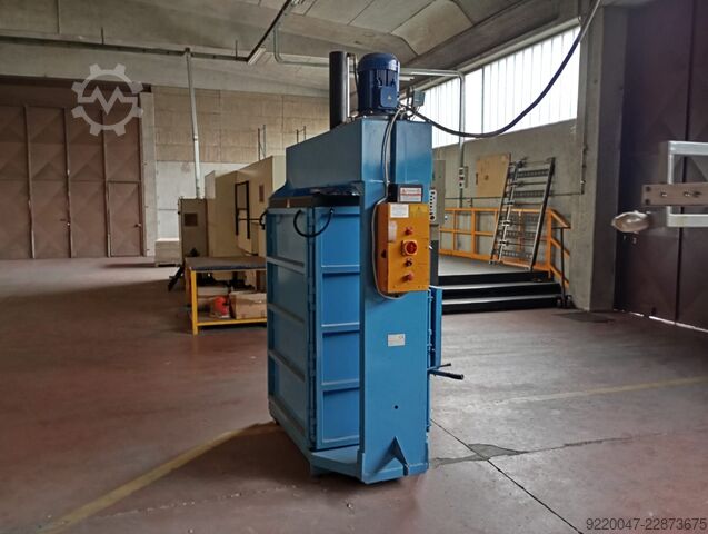 Kartonabfall-Ballenpresse Pressa-compattatore ITALSYSTEM T10