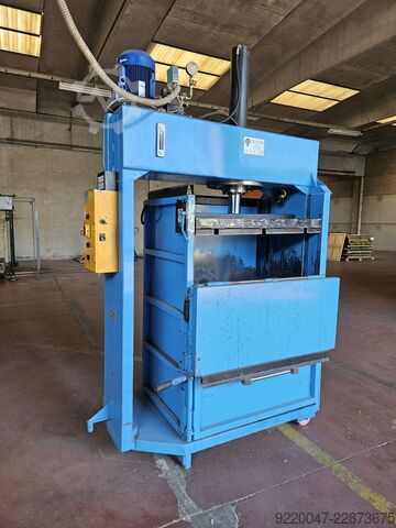Kartonabfall-Ballenpresse Pressa-compattatore ITALSYSTEM T10