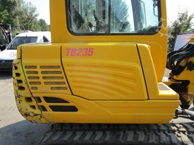 Minibagger Takeuchi TB 235 - 3,6Ton.- POWERTILT + hydr. Schnellwechsle