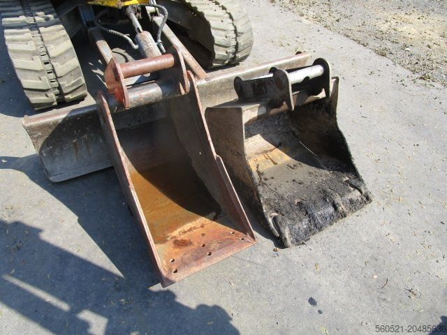 Minibagger Takeuchi TB 235 - 3,6Ton.- POWERTILT + hydr. Schnellwechsle