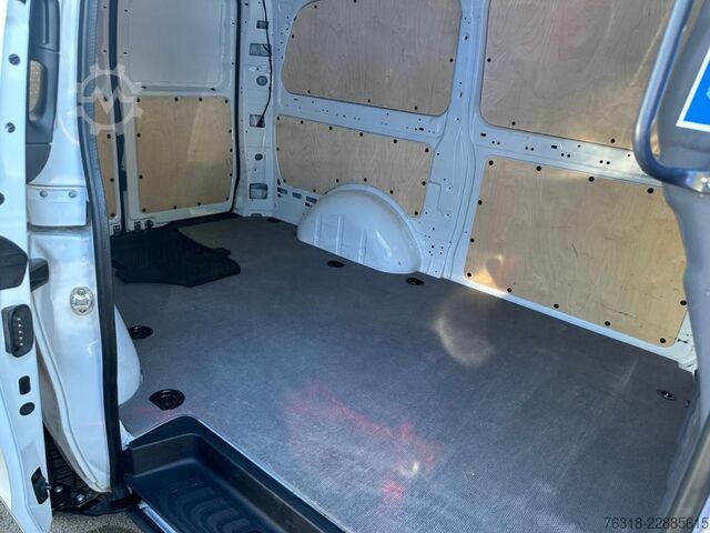 Panel van Mercedes-Benz Vito 116 CDI Kasten  Lang 9Gtr MBUX SHZ RfKam 3S