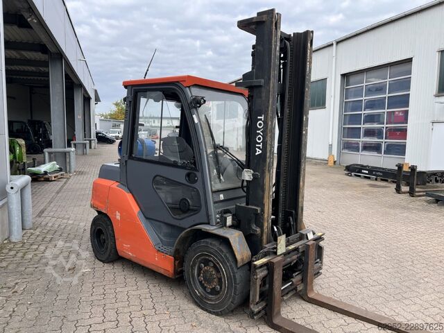 Treibgasstapler Toyota 8 FG 35 N