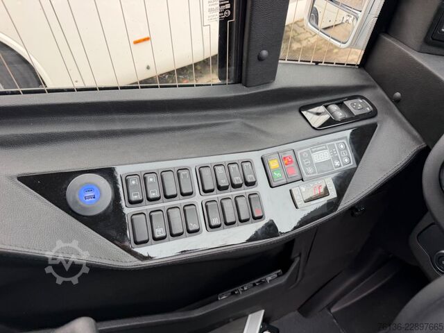 Kleinbus MERCEDES-BENZ Sprinter 519 CDI 31 Sitzplätze VIP Kofferraum