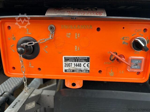 Box body Iveco 120E 210 + LOADLIFT