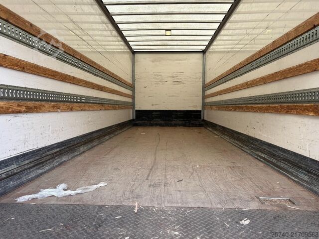 Box body Iveco 120E 210 + LOADLIFT