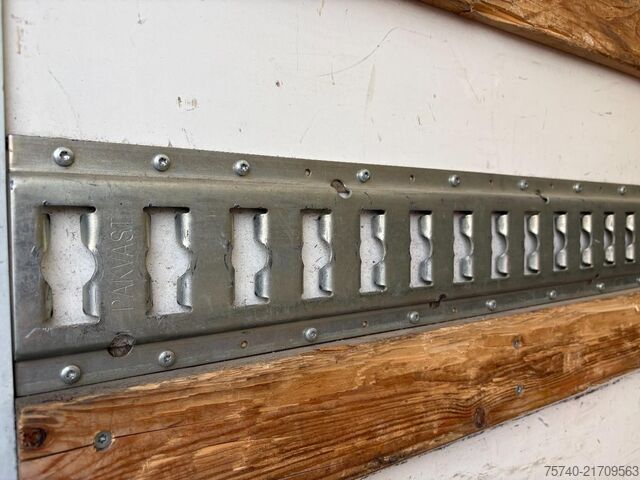 Box body Iveco 120E 210 + LOADLIFT