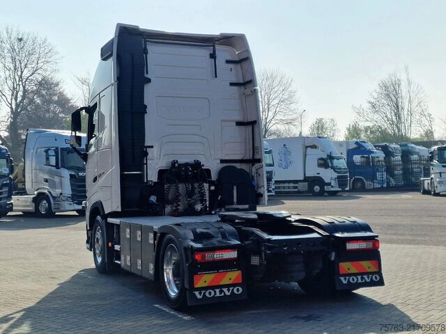 Volume-SZM Volvo FH 13.500 Globetrotter XL 4x2 - Low deck - I Sa...