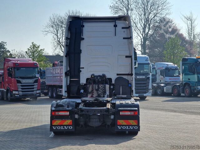 Volume-SZM Volvo FH 13.500 Globetrotter XL 4x2 - Low deck - I Sa...