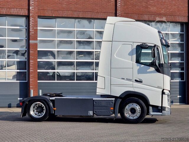 Volume-SZM Volvo FH 13.500 Globetrotter XL 4x2 - Low deck - I Sa...