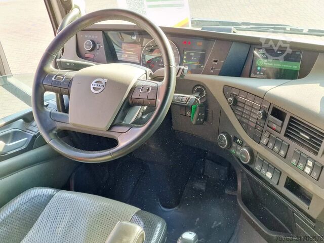 Volume-SZM Volvo FH 13.500 Globetrotter XL 4x2 - Low deck - I Sa...
