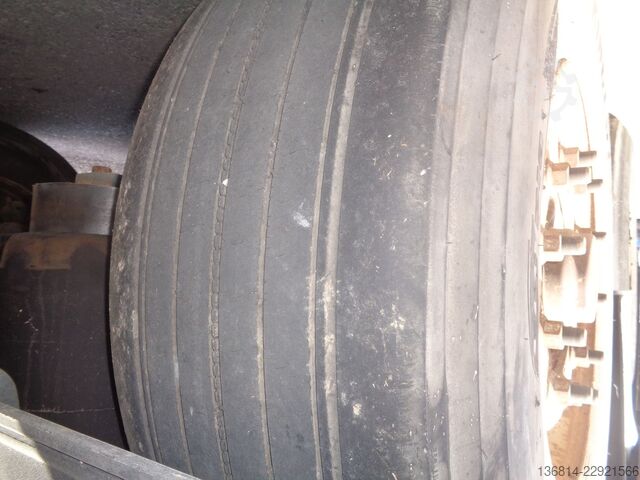 Auflieger mit Pritsche & Plane  SAPL 24 LTN 385/65 R 22,5