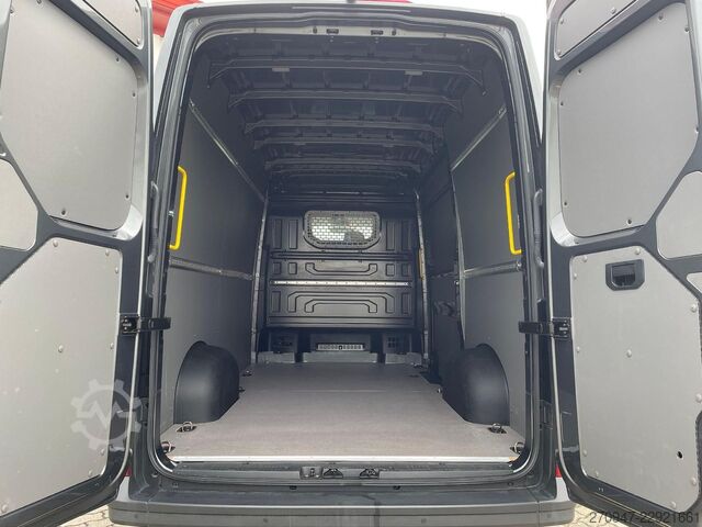 High top van VW Crafter Kasten 35 L3H3 AHK RFK äden