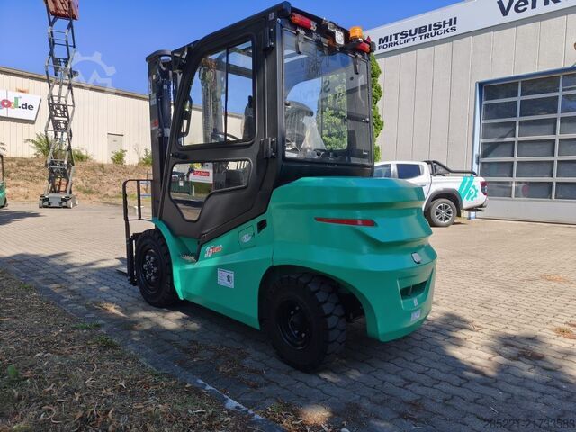 Electric 4-wheel forklift LM ECB35QL - Lithium