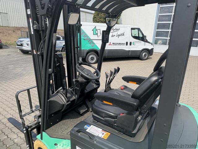 Electric 3-wheel forklift LM ECBT16Q