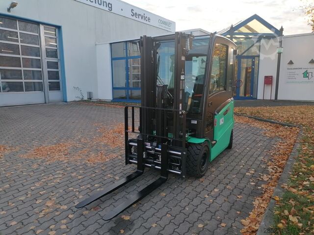 Electric 4-wheel forklift Mitsubishi FB50CN