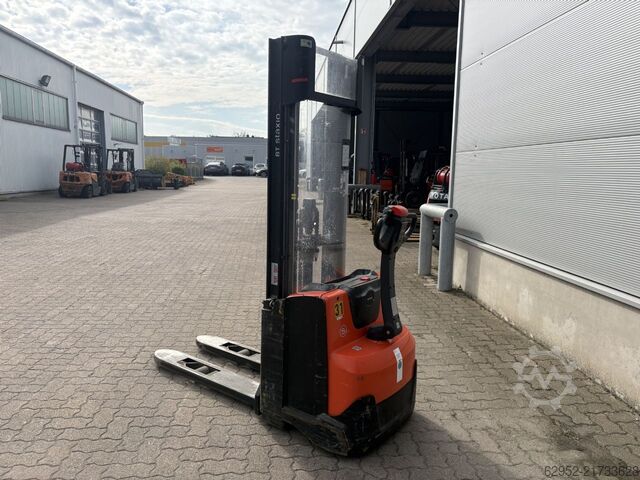 High Lift stacker Toyota SWE 120 / Akku 97%