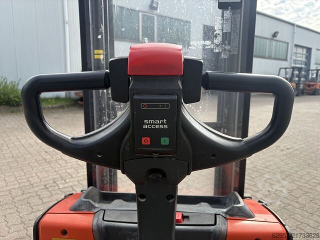 High Lift stacker Toyota SWE 120 / Akku 97%