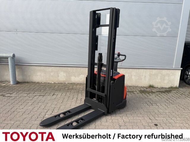 High Lift stacker Toyota SWE 120 L / Akku neu!