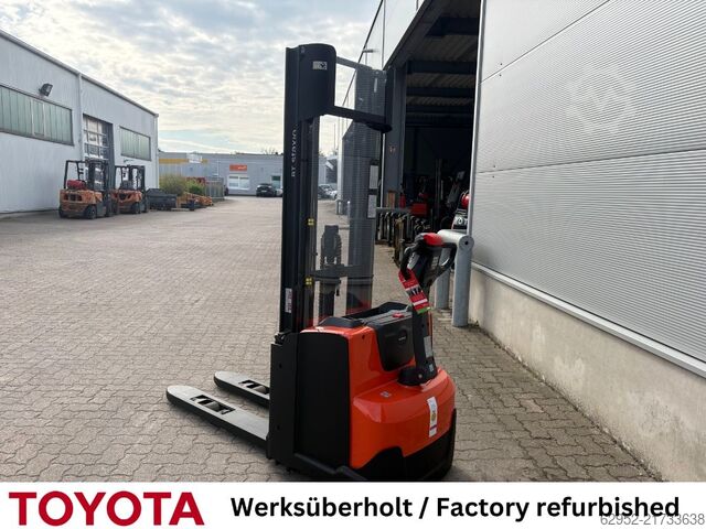 High Lift stacker Toyota SWE 120 L / Akku neu!