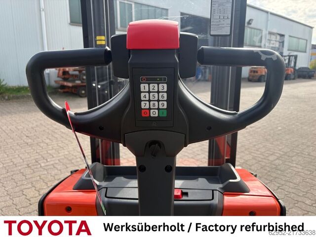 High Lift stacker Toyota SWE 120 L / Akku neu!