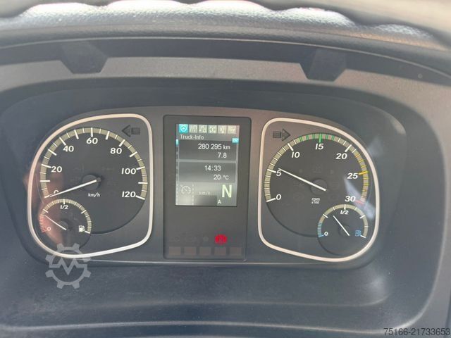 Refrigerated truck MERCEDES-BENZ ATEGO 1324 L Kühlkoffer 5,50 m LBW 1,5 T*THERMO
