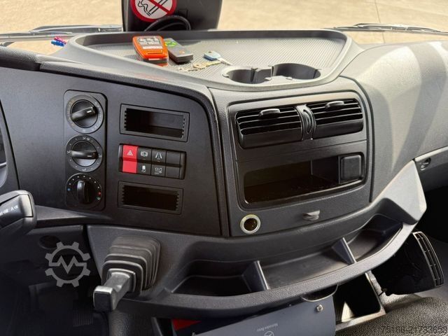 Refrigerated truck MERCEDES-BENZ ATEGO 1324 L Kühlkoffer 5,50 m LBW 1,5 T*THERMO