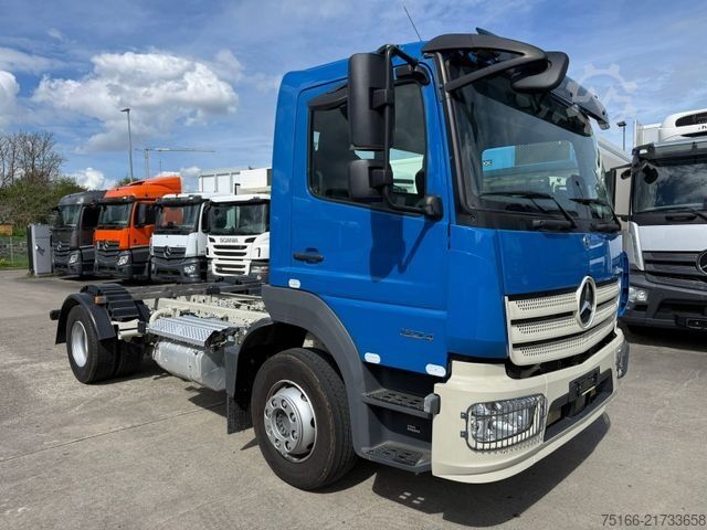 Truck chassis MERCEDES-BENZ ATEGO 1524 L Fahrgestell RS 3.560*KLIMA*EURO 6E