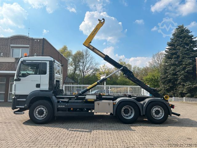 Roll-off tipper truck MAN 26.420 TGS Abroller Hydrodr. 6x4 3,90m Radstand