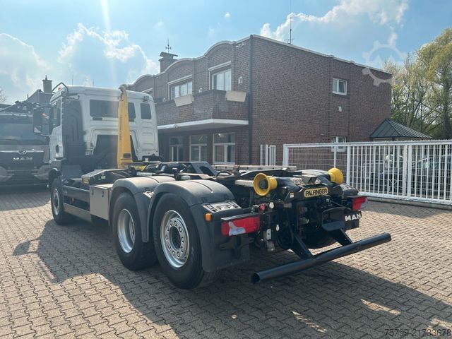 Roll-off tipper truck MAN 26.420 TGS Abroller Hydrodr. 6x4 3,90m Radstand
