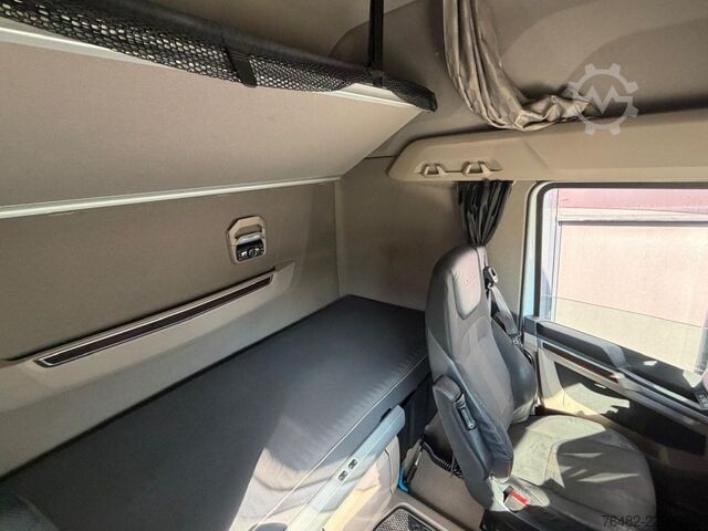 Transporter Fahrgestell DAF XG+ 480 FAN AUT LM