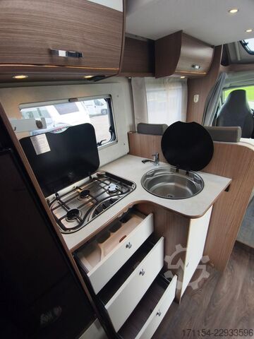 Teilintegriertes Wohnmobil CARADO T448