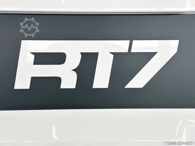 Car carrier van Brian James Trailers RACE TRANSPORTER 7 | 397-6023-35-3-10-W | TRIDEM | ZUSATZRAMPEN 600X235X199CM 3500KG GESCHLOSSENER AUTOTRAILER | WEISS