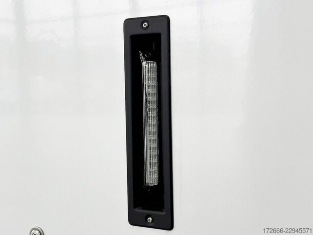 Car carrier van Brian James Trailers RACE TRANSPORTER 7 | 397-6023-35-3-10-W | TRIDEM | ZUSATZRAMPEN 600X235X199CM 3500KG GESCHLOSSENER AUTOTRAILER | WEISS