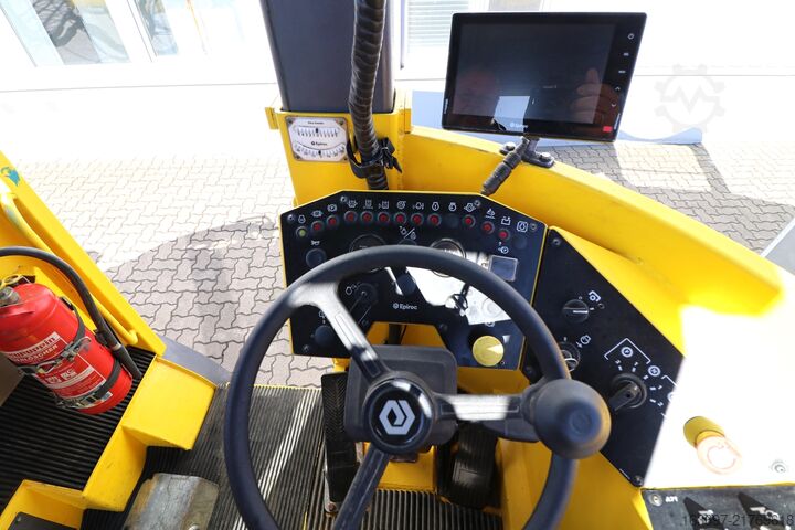 Pipe jacking machine Epiroc S1D