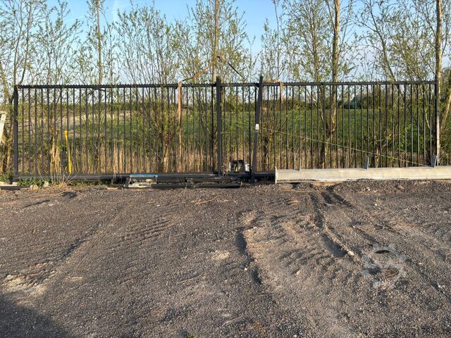 Electric sliding gate (10.00x2.40 m)  